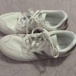 New balance women's 520 size 8